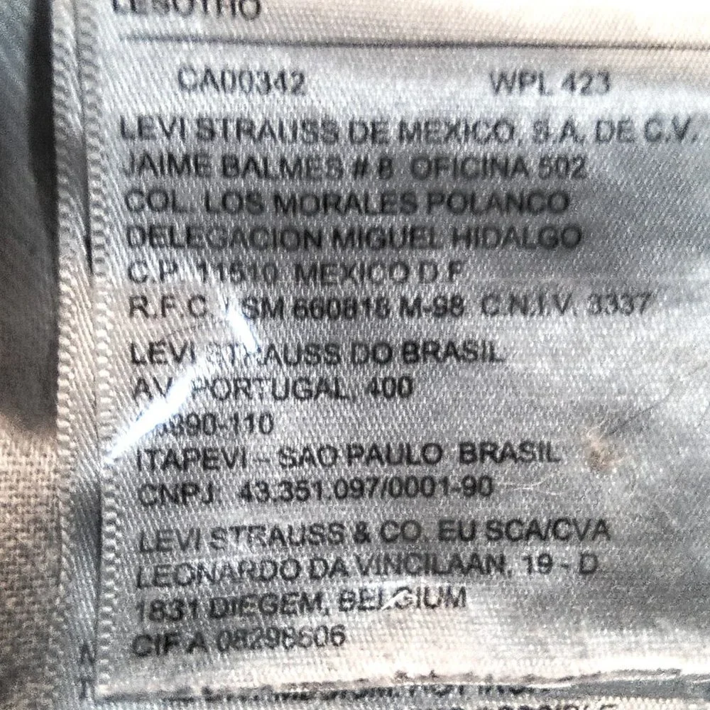 Authentic Levi's - Picture 7 of 9